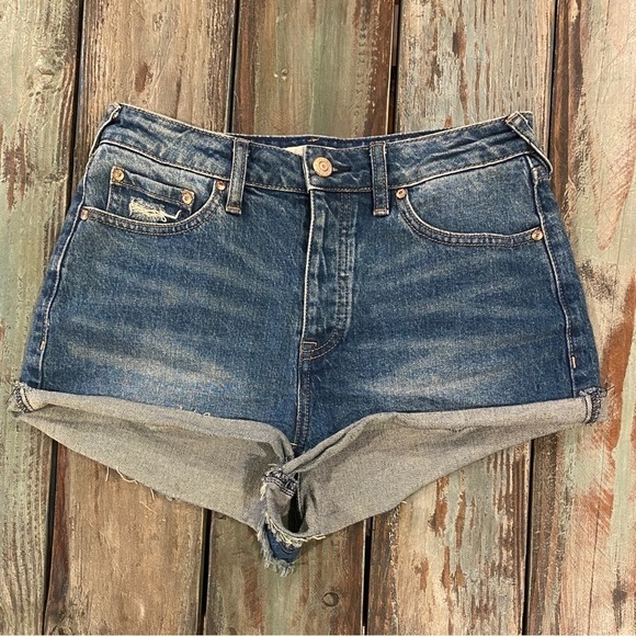 Cleo & Wolf 28 (US 6) Denim Shorts High Rise Button Fly Stretch Cuffed Cowgirl - Picture 2 of 10